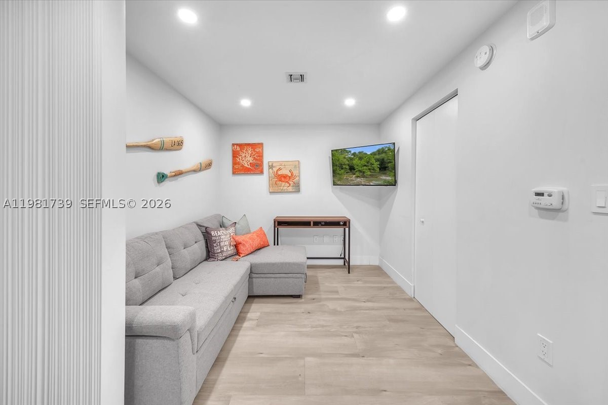 16385 Biscayne Blvd #1104, North Miami Beach FL 33160