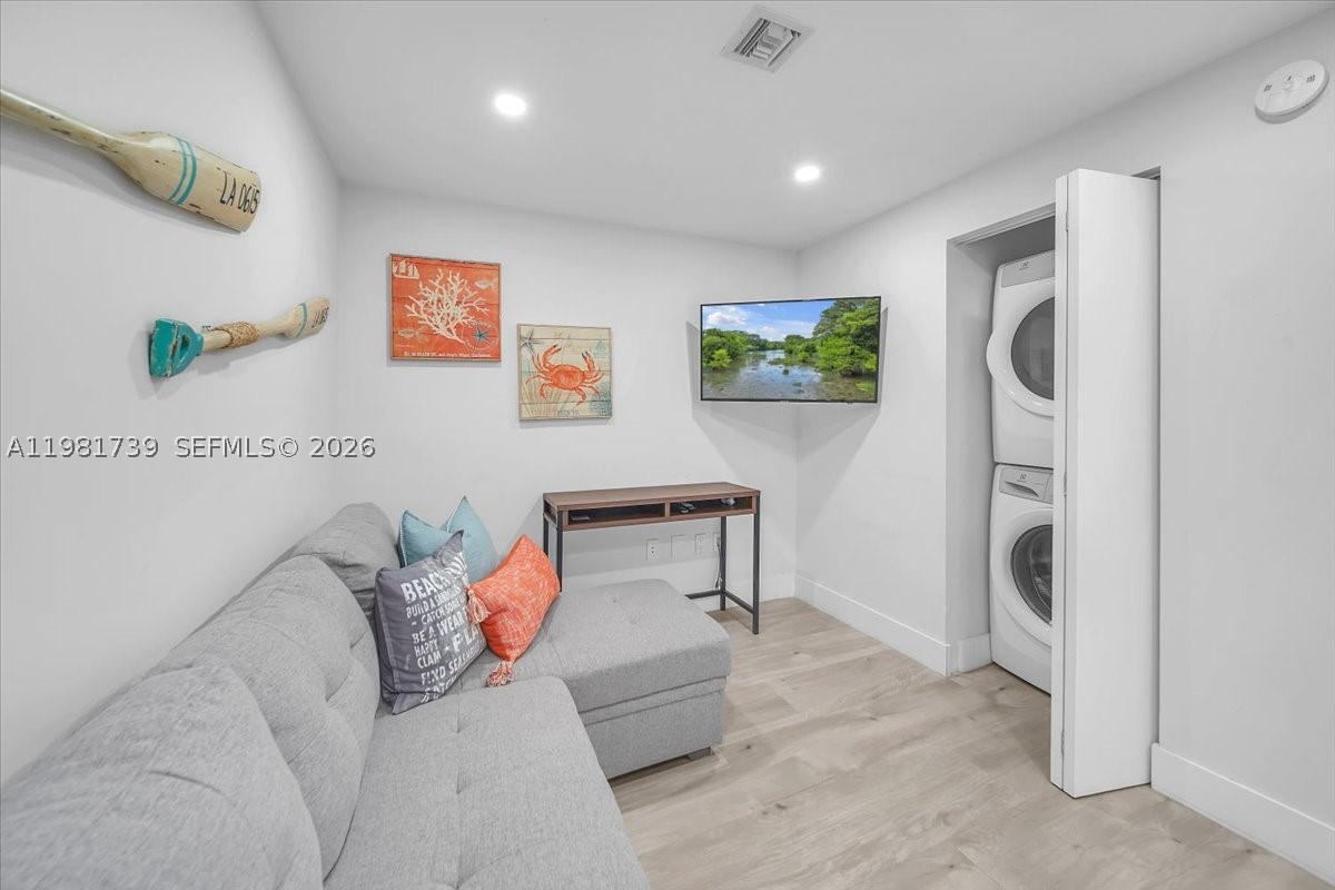 16385 Biscayne Blvd #1104, North Miami Beach FL 33160