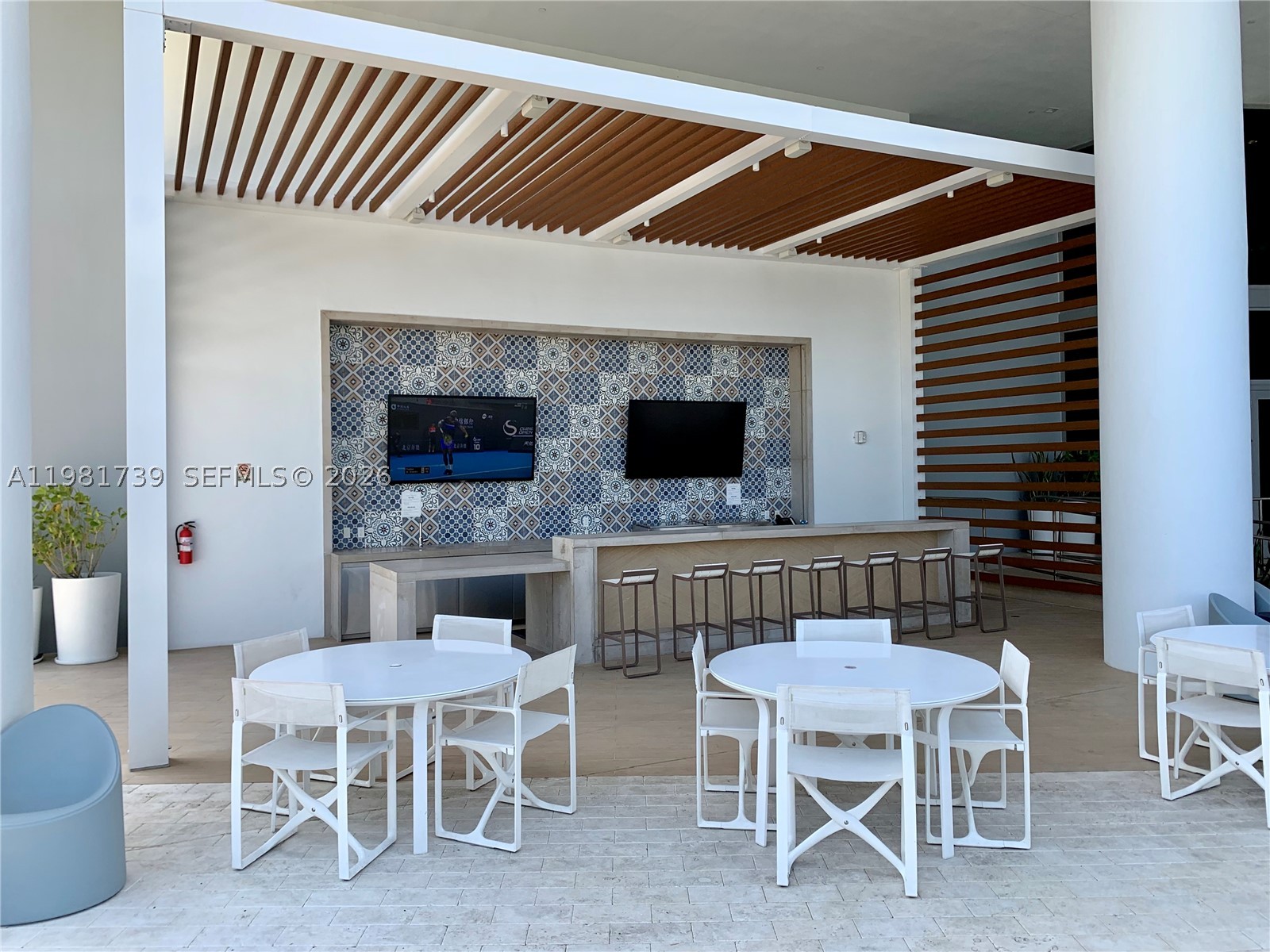 16385 Biscayne Blvd #1104, North Miami Beach FL 33160