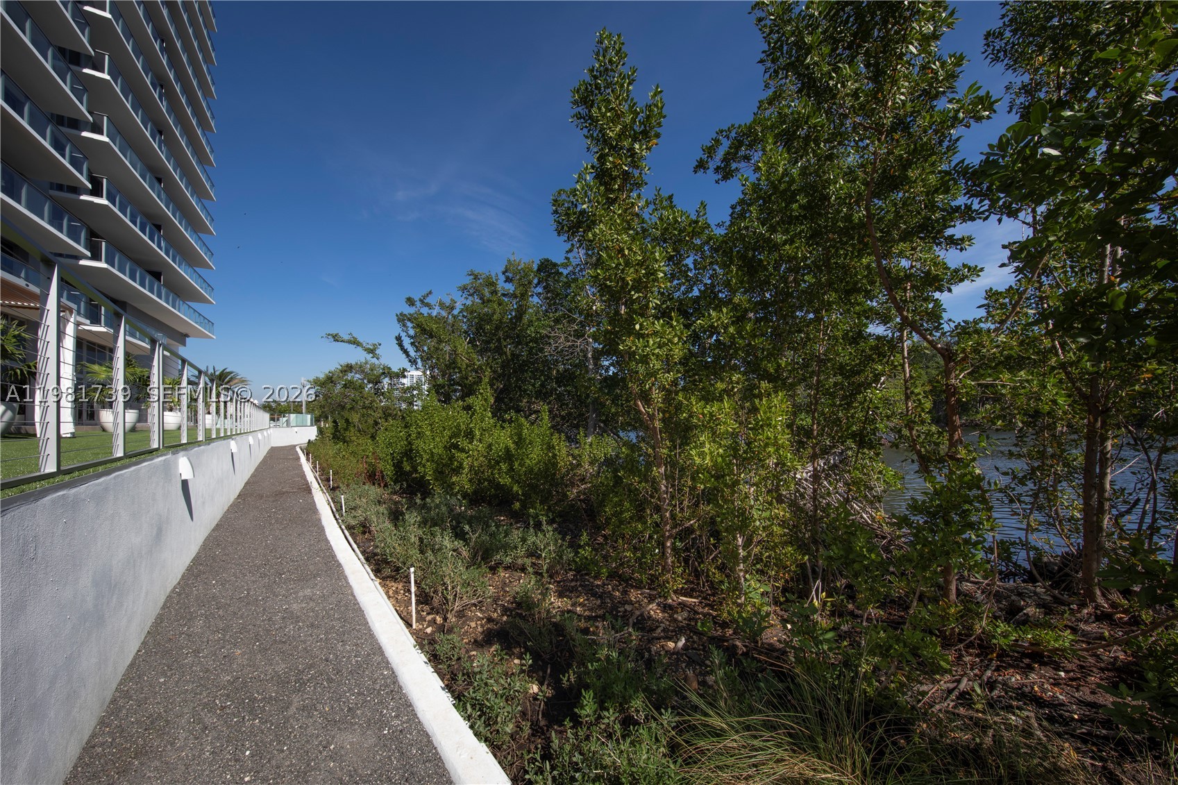 16385 Biscayne Blvd #1104, North Miami Beach FL 33160