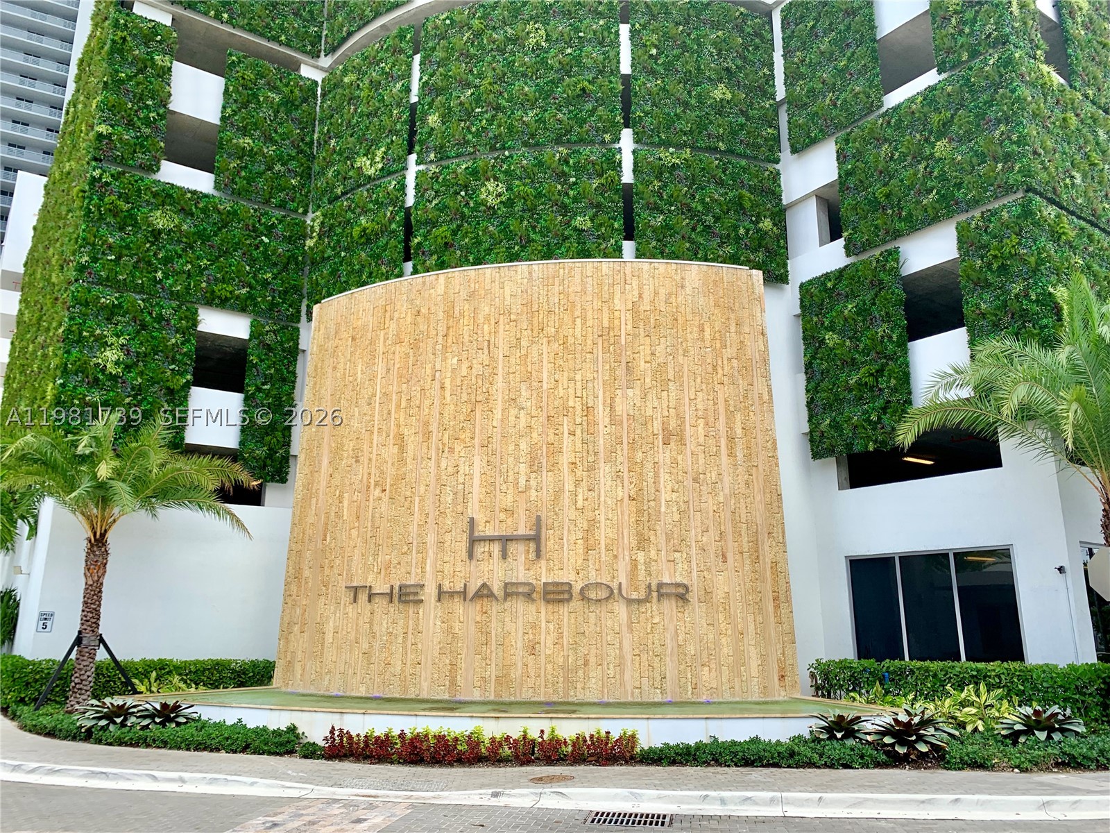 16385 Biscayne Blvd #1104, North Miami Beach FL 33160