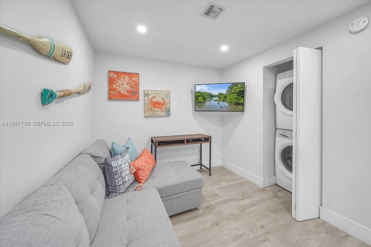 16385 Biscayne Blvd #1104, North Miami Beach FL 33160