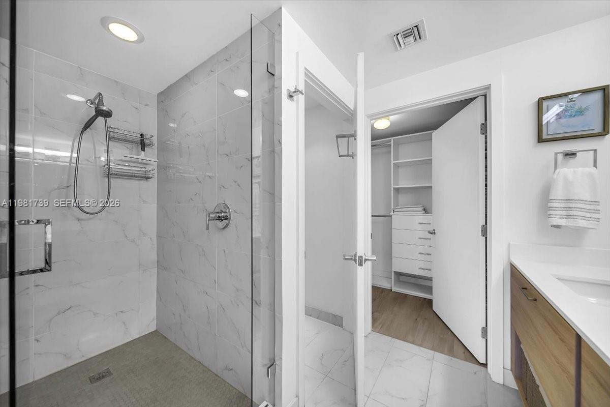 16385 Biscayne Blvd #1104, North Miami Beach FL 33160