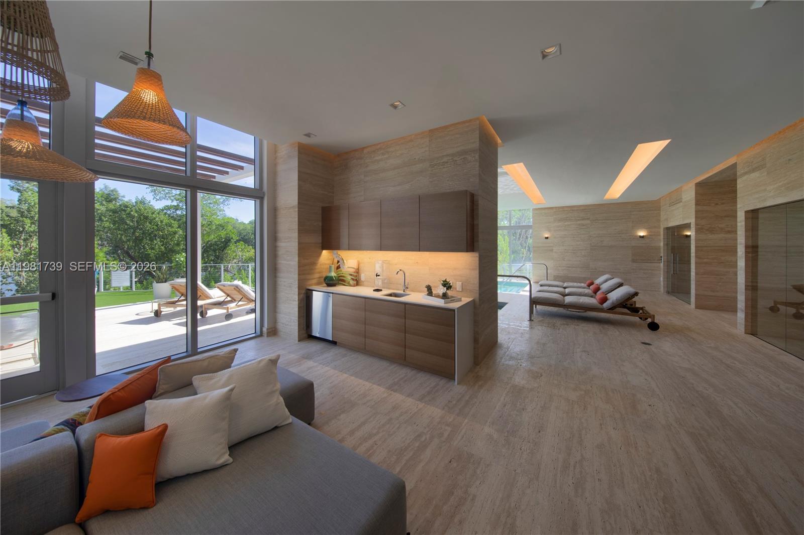 16385 Biscayne Blvd #1104, North Miami Beach FL 33160