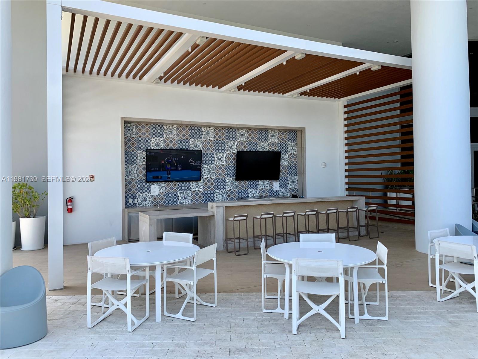 16385 Biscayne Blvd #1104, North Miami Beach FL 33160