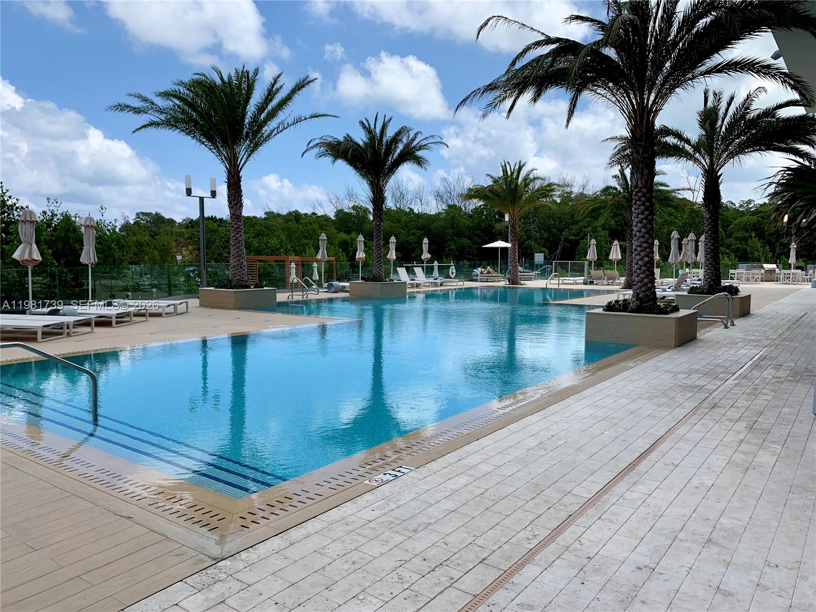 16385 Biscayne Blvd #1104, North Miami Beach FL 33160