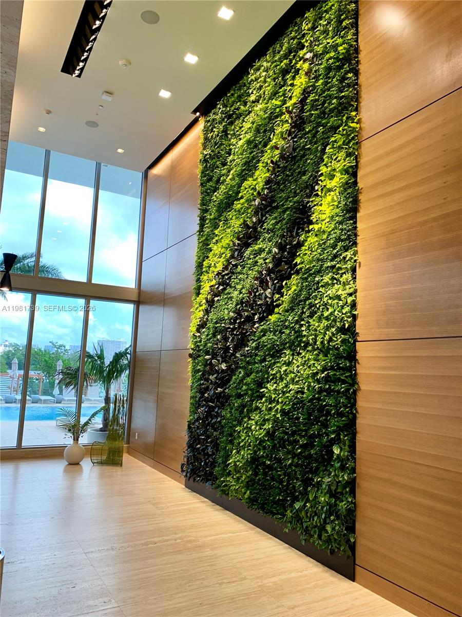 16385 Biscayne Blvd #1104, North Miami Beach FL 33160
