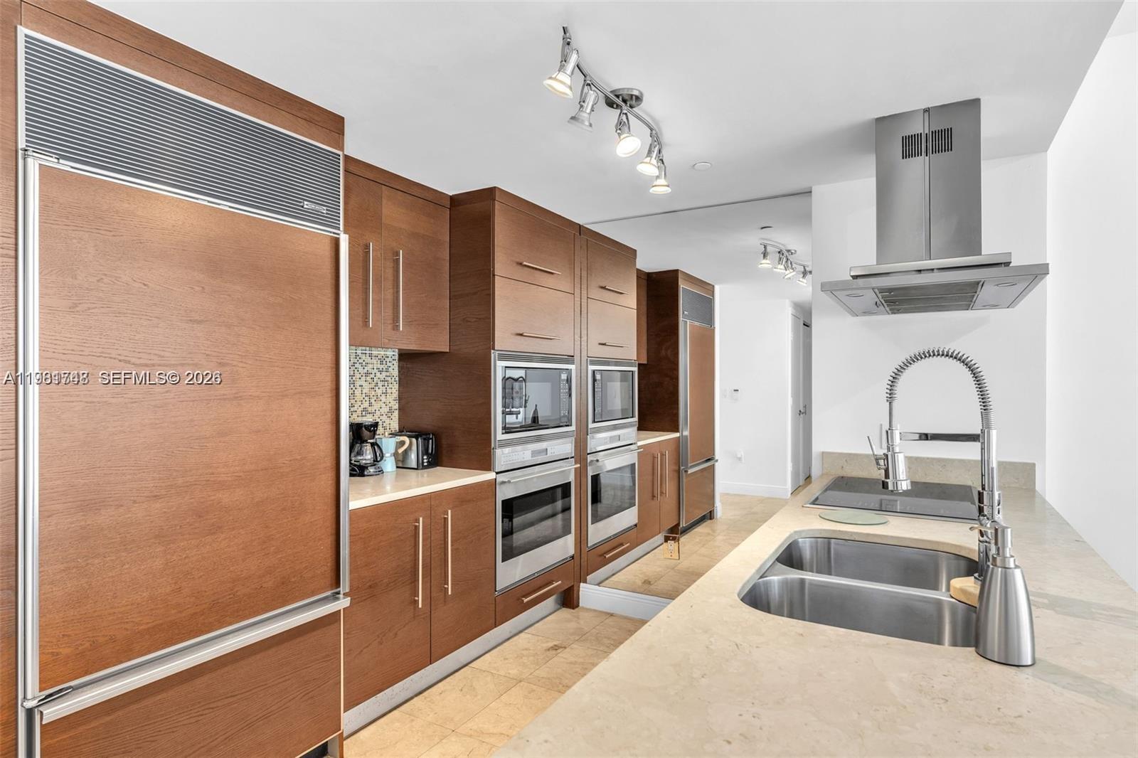 485 Brickell Ave #2503, Miami FL 33131