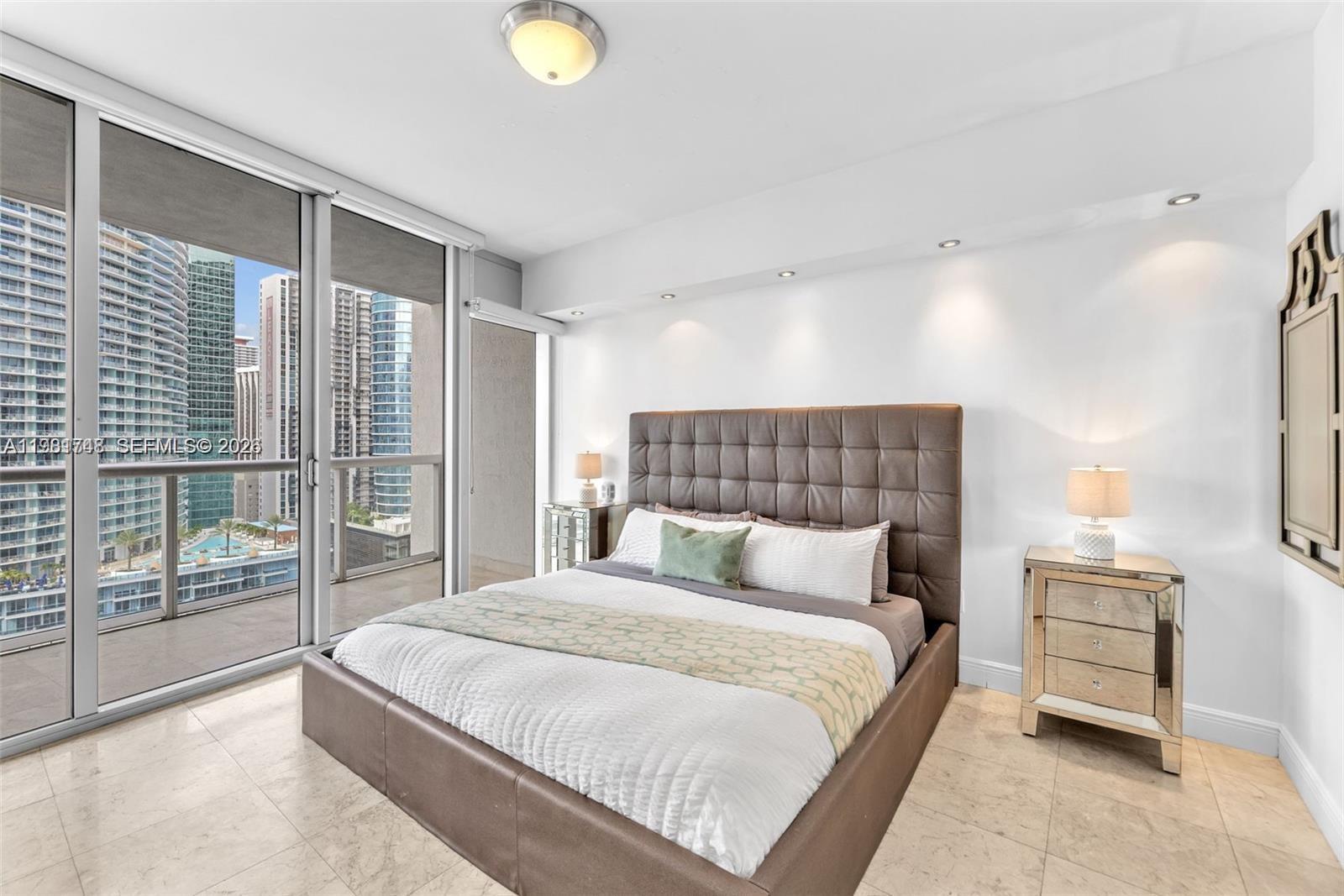 485 Brickell Ave #2503, Miami FL 33131