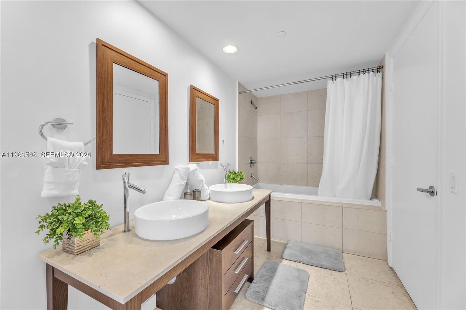 485 Brickell Ave #2503, Miami FL 33131
