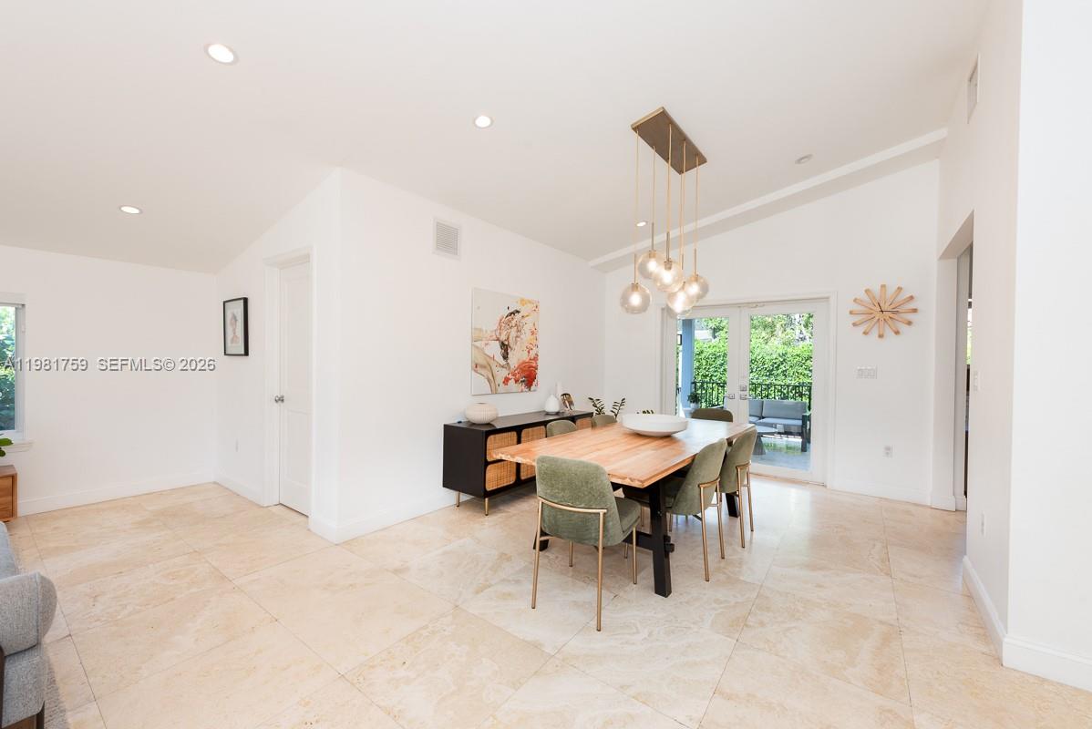 717 Benevento Ave, Coral Gables FL 33146