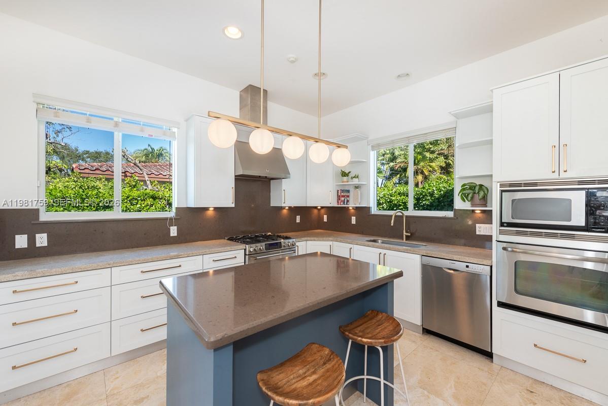 717 Benevento Ave, Coral Gables FL 33146