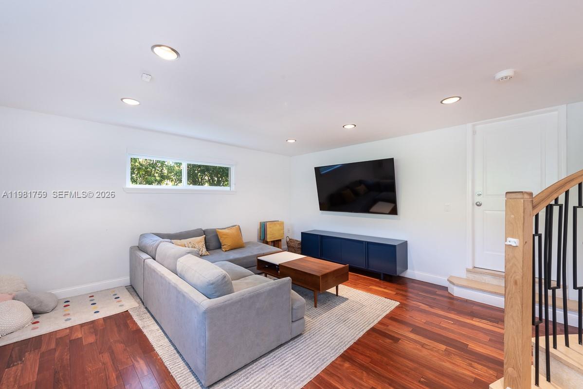 717 Benevento Ave, Coral Gables FL 33146