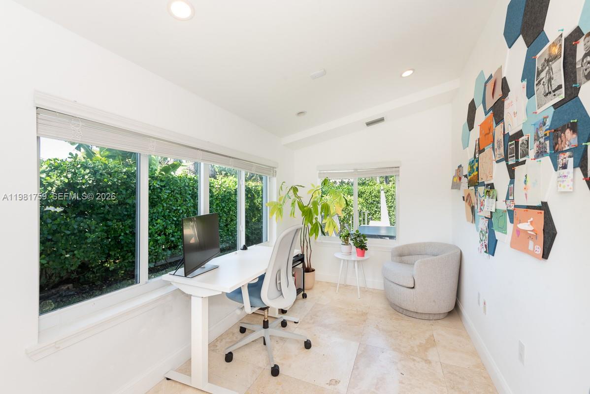 717 Benevento Ave, Coral Gables FL 33146