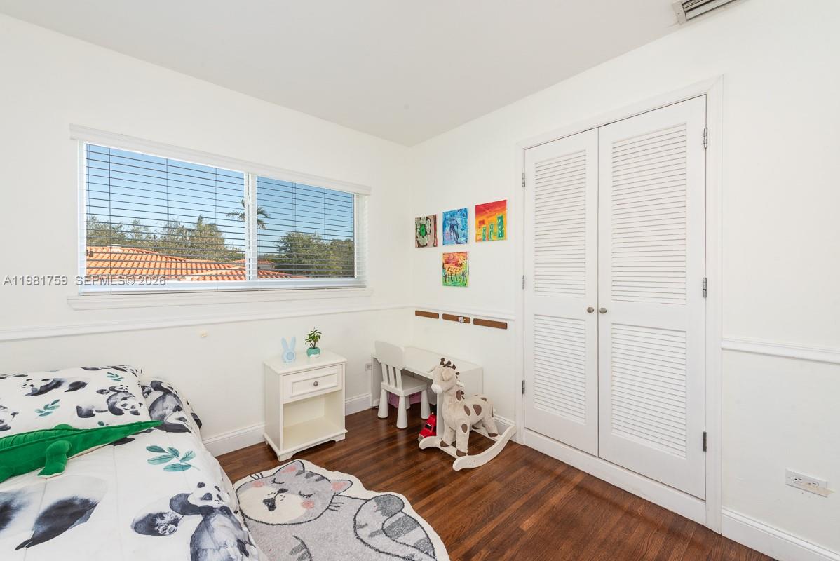 717 Benevento Ave, Coral Gables FL 33146