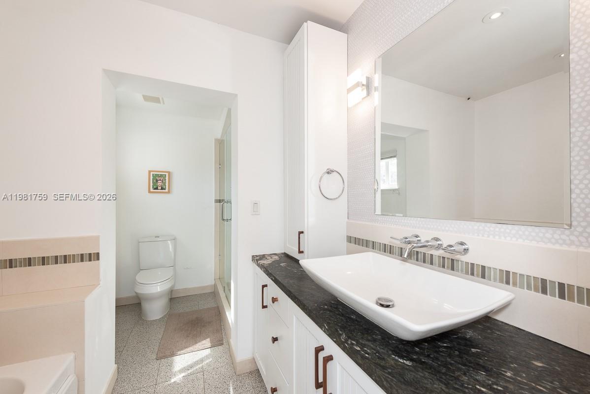 717 Benevento Ave, Coral Gables FL 33146
