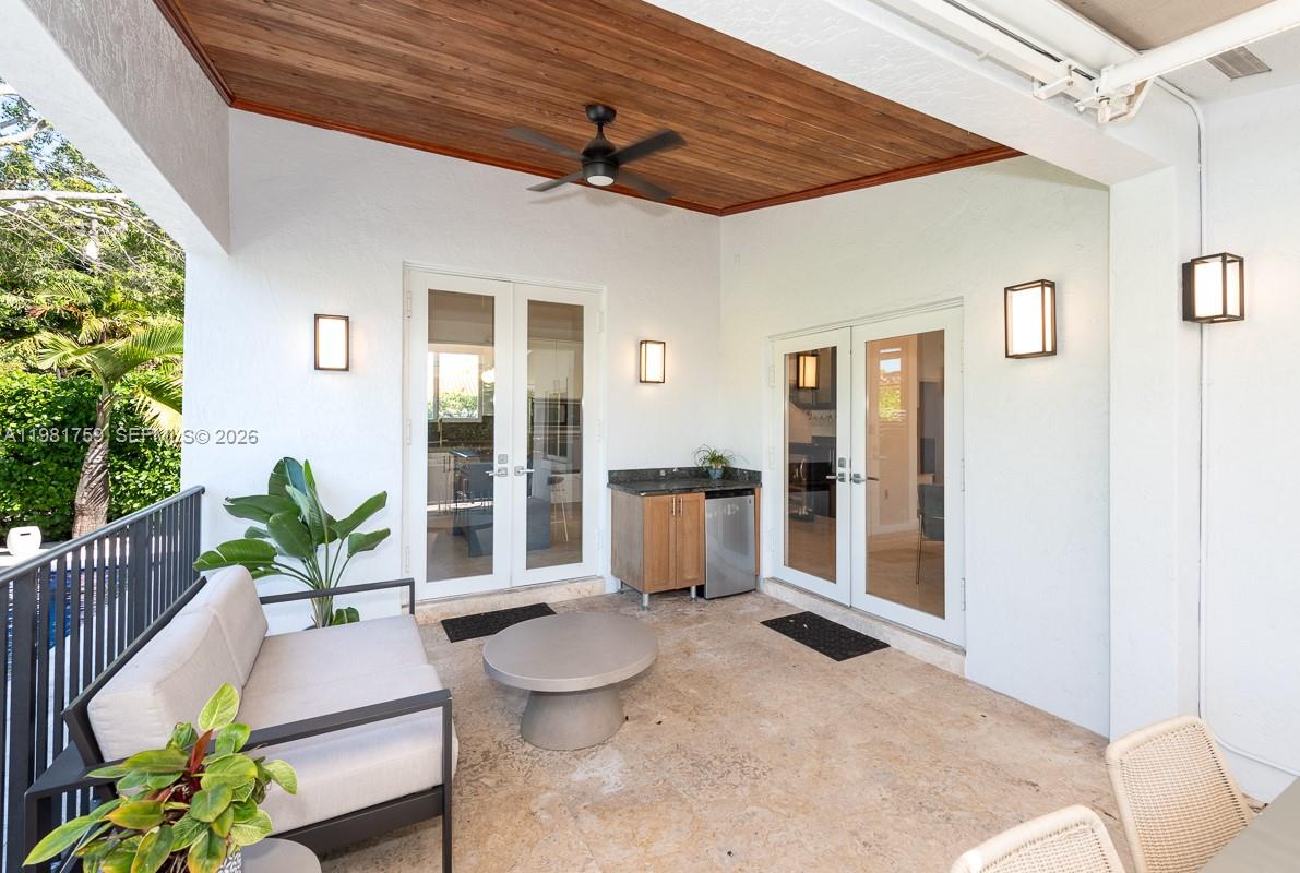 717 Benevento Ave, Coral Gables FL 33146