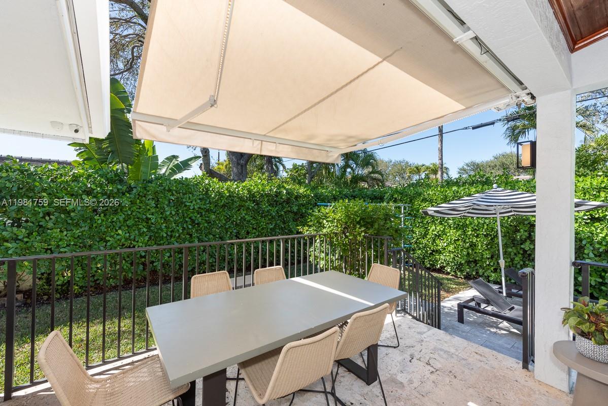 717 Benevento Ave, Coral Gables FL 33146