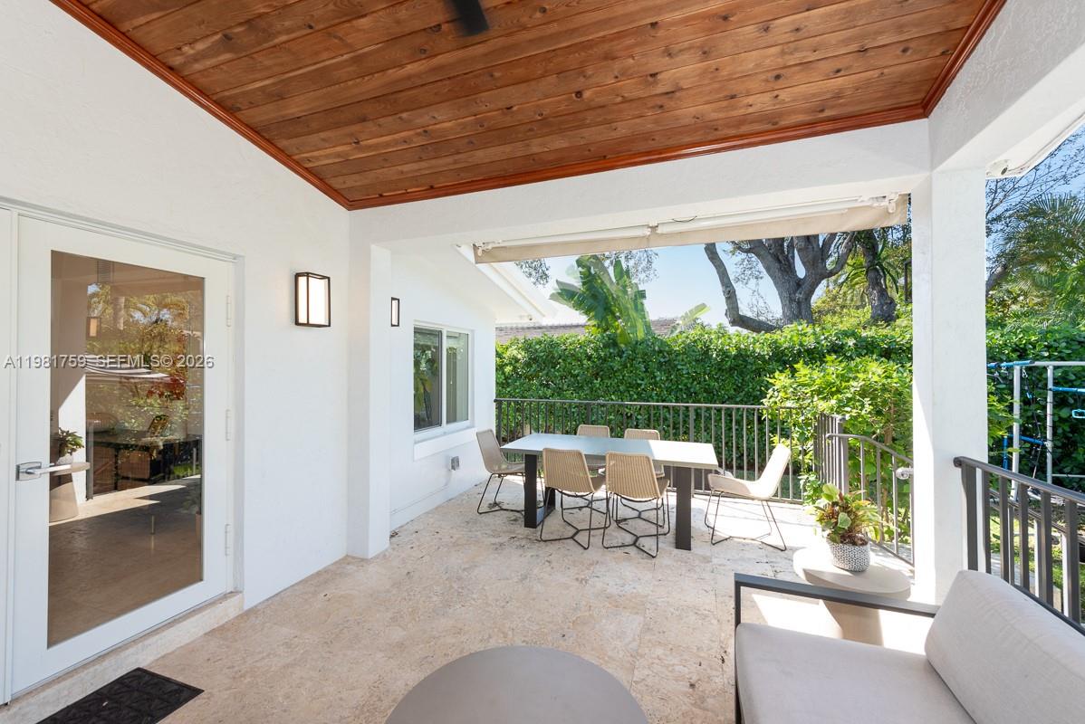 717 Benevento Ave, Coral Gables FL 33146