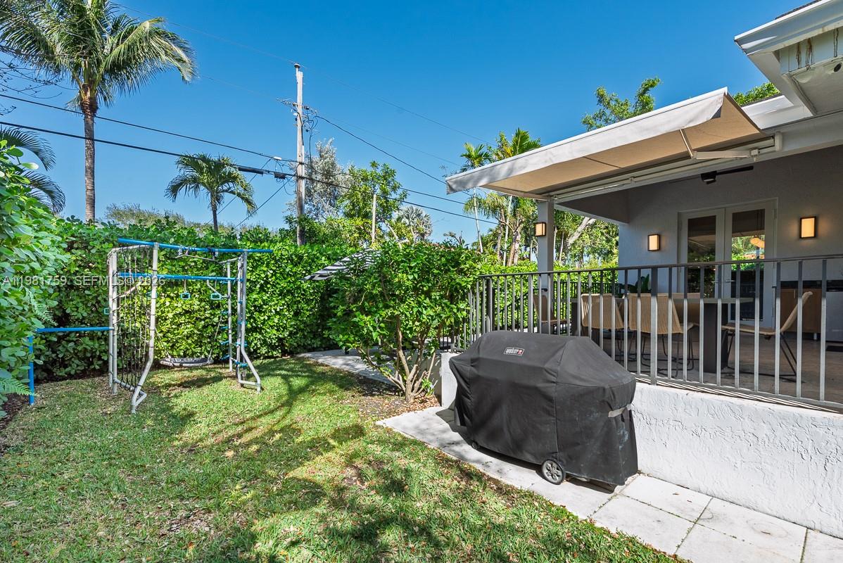 717 Benevento Ave, Coral Gables FL 33146