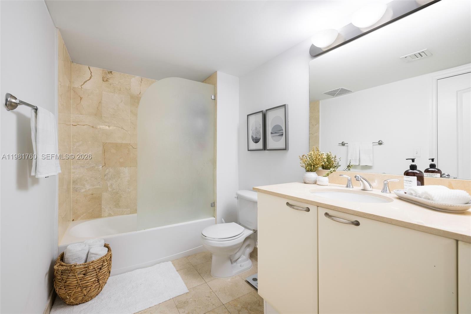 2101 Brickell Ave #1511, Miami FL 33129