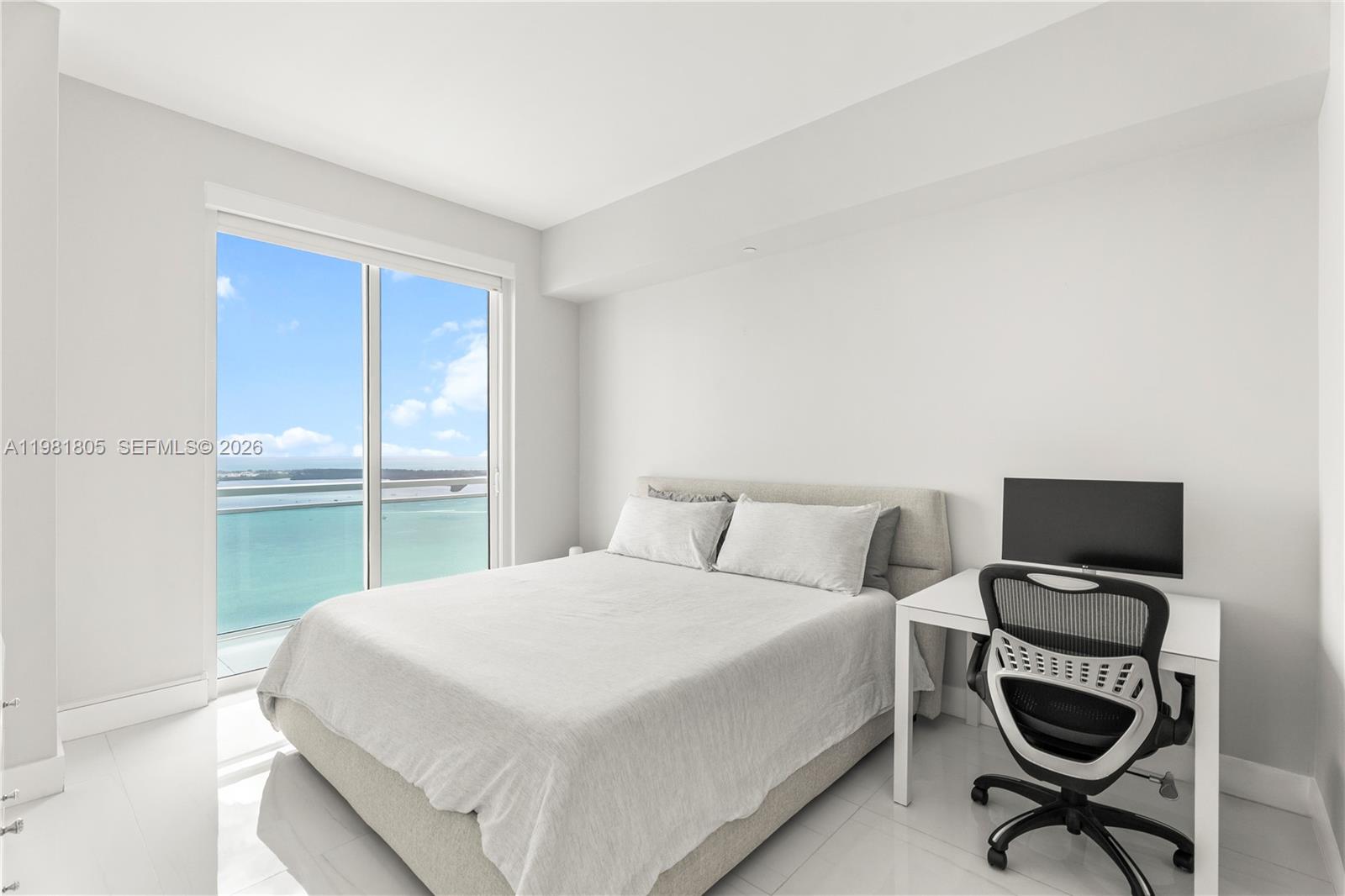 950 Brickell Bay Dr #4710, Miami FL 33131