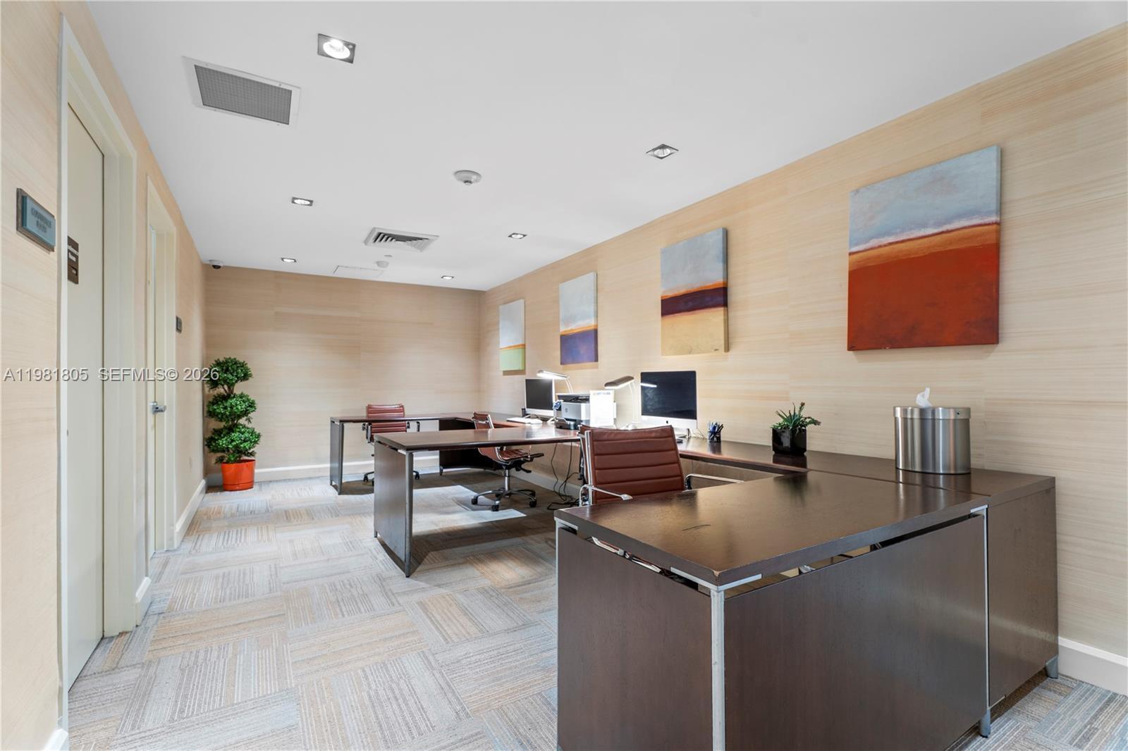 950 Brickell Bay Dr #4710, Miami FL 33131