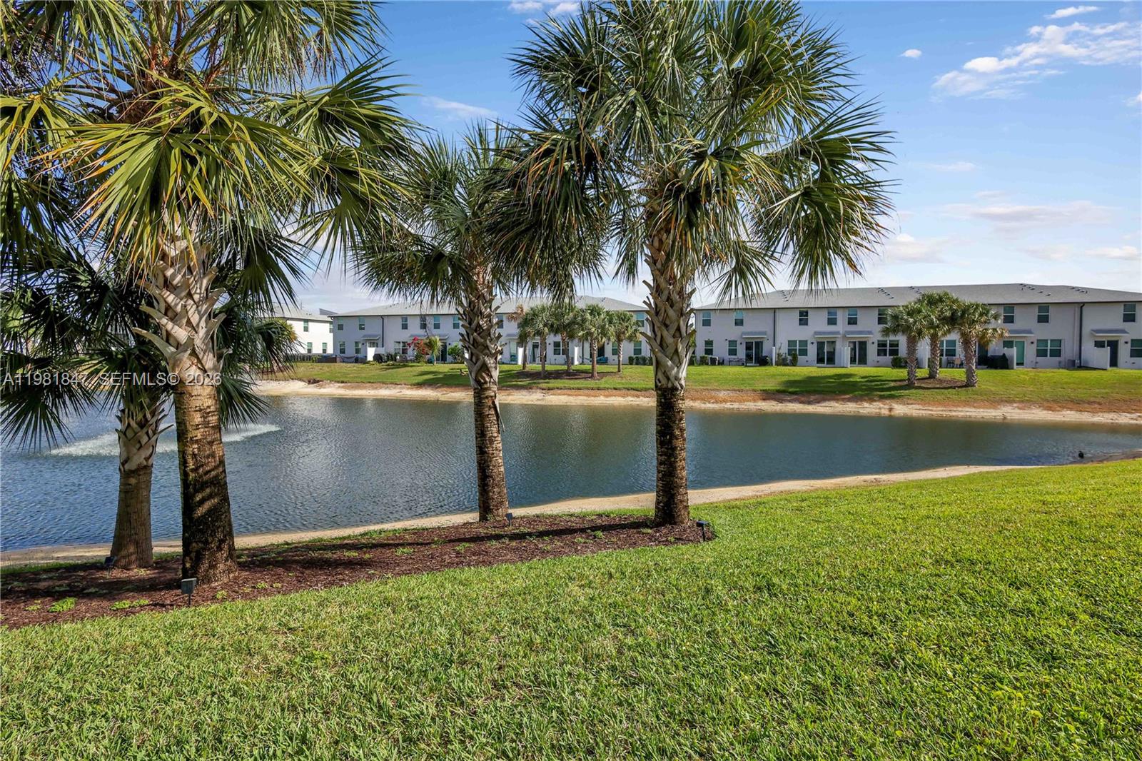 1761 Lindley St, Mangonia Park FL 33407
