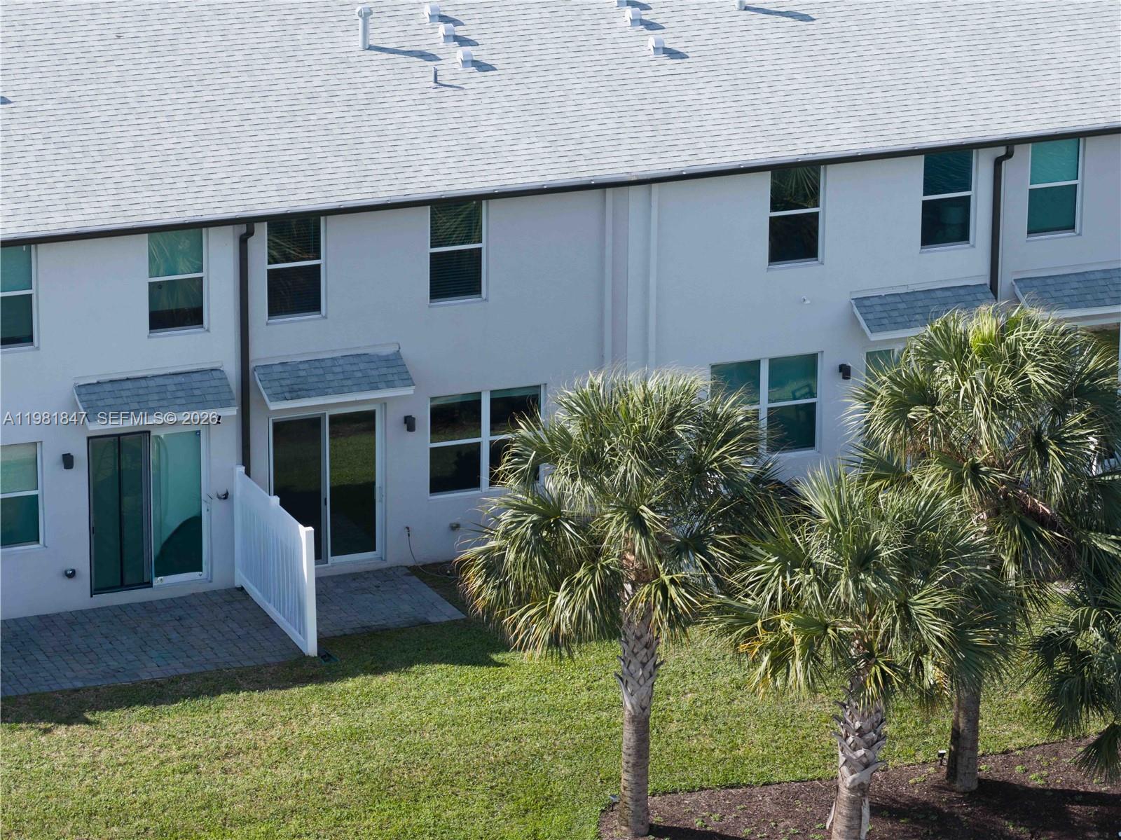 1761 Lindley St, Mangonia Park FL 33407