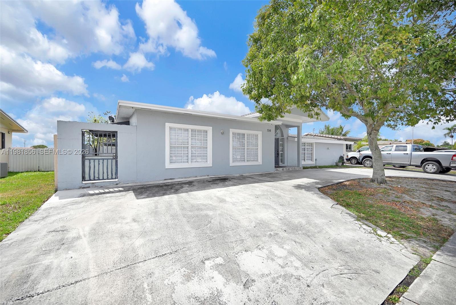 756 W 53rd St, Hialeah FL 33012