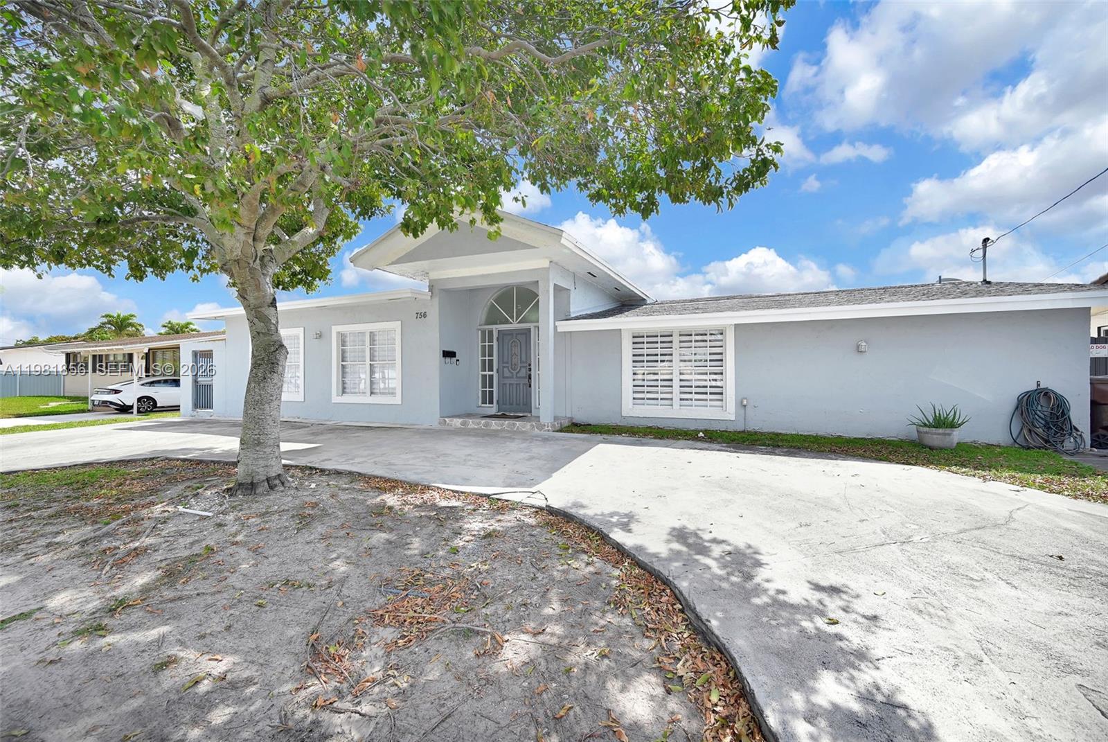 756 W 53rd St, Hialeah FL 33012