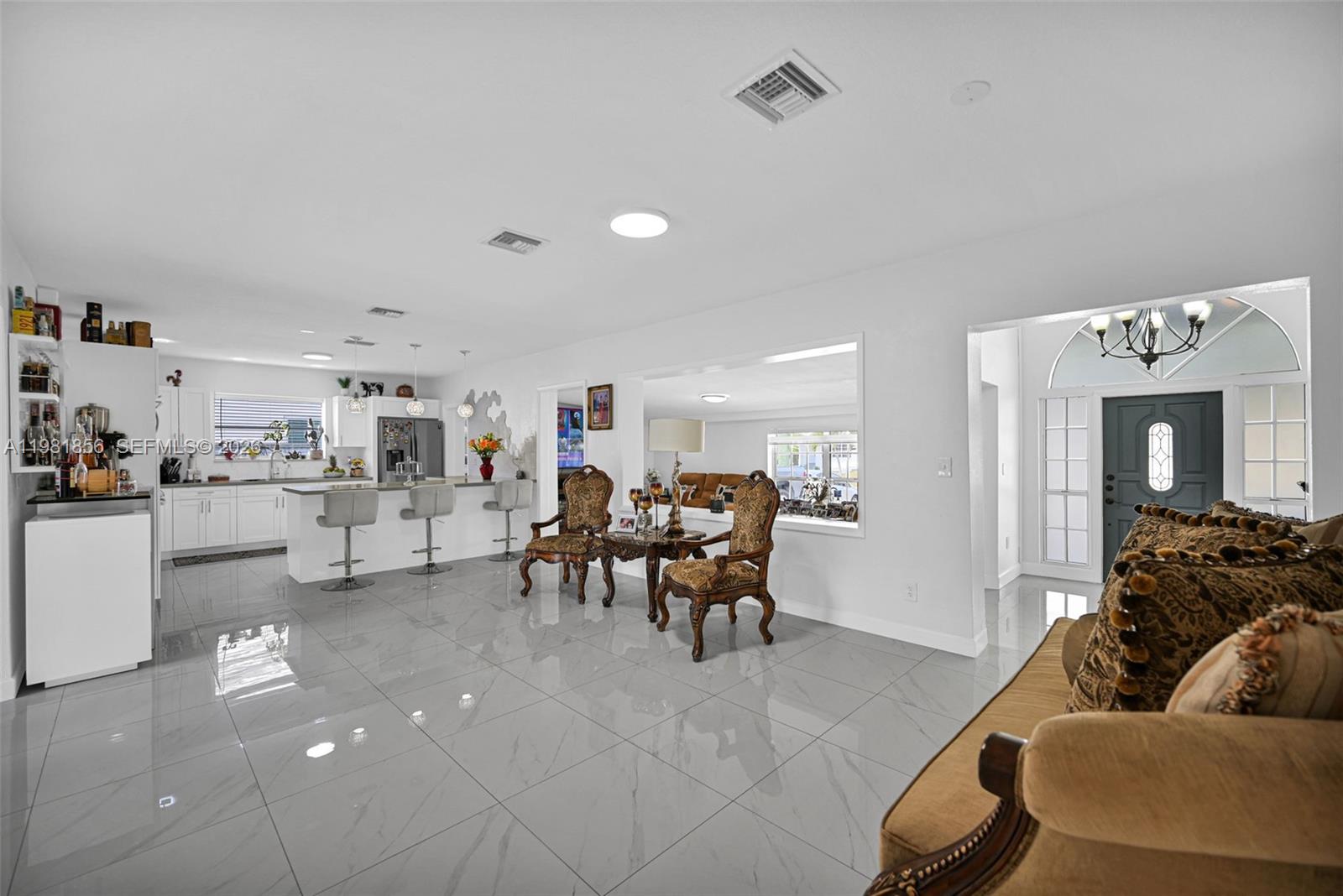 756 W 53rd St, Hialeah FL 33012