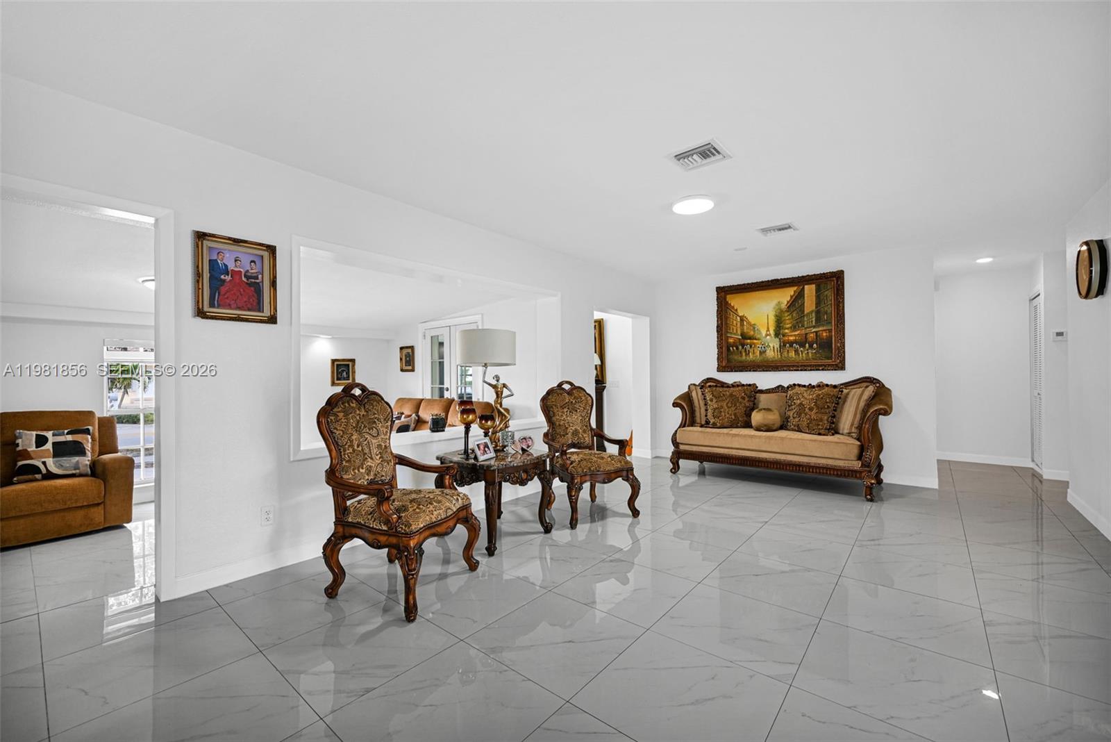 756 W 53rd St, Hialeah FL 33012