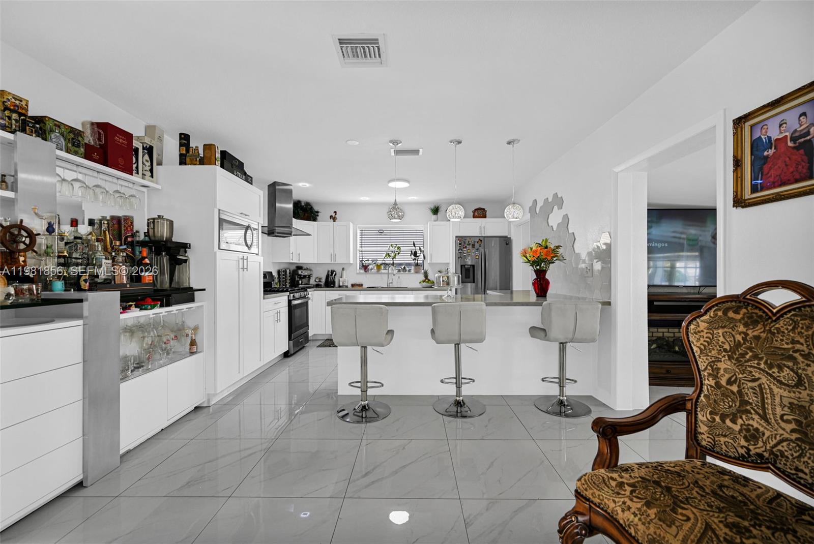 756 W 53rd St, Hialeah FL 33012