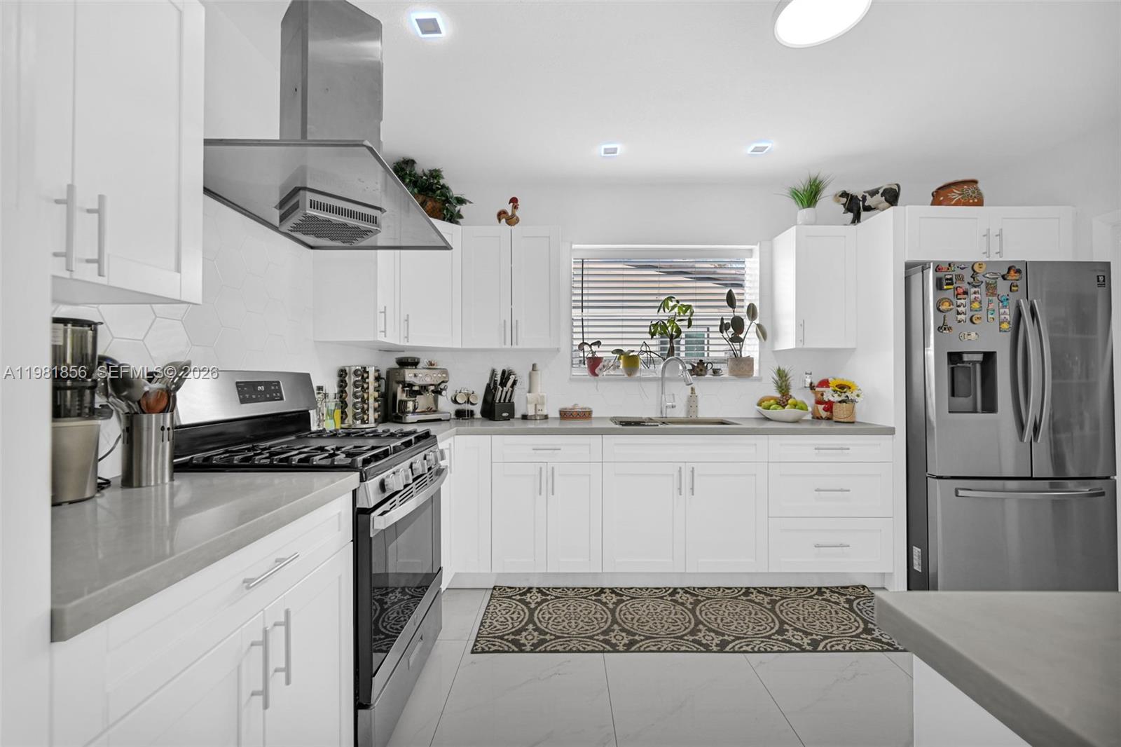 756 W 53rd St, Hialeah FL 33012