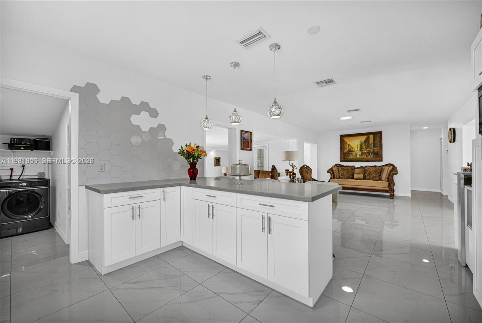 756 W 53rd St, Hialeah FL 33012