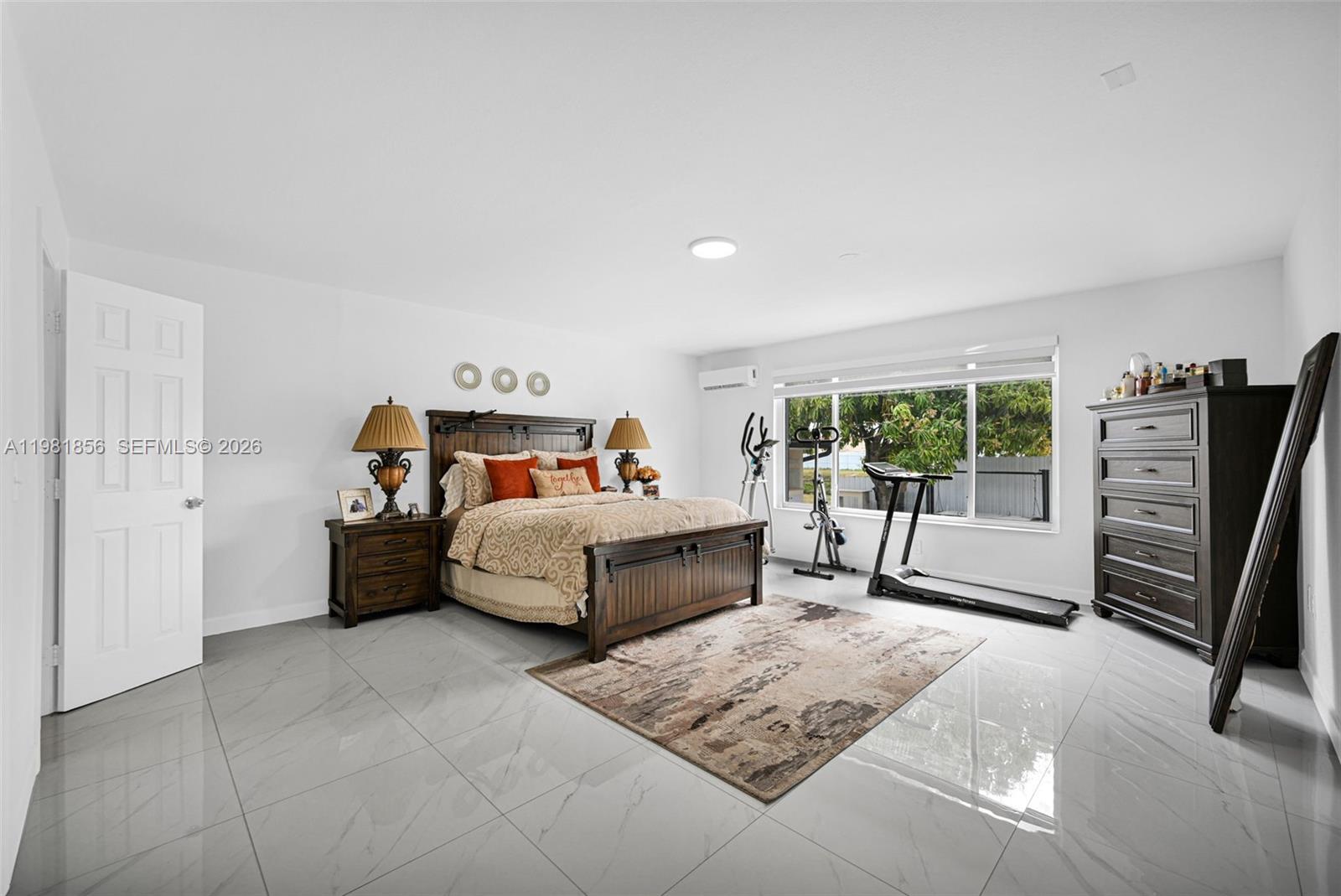 756 W 53rd St, Hialeah FL 33012