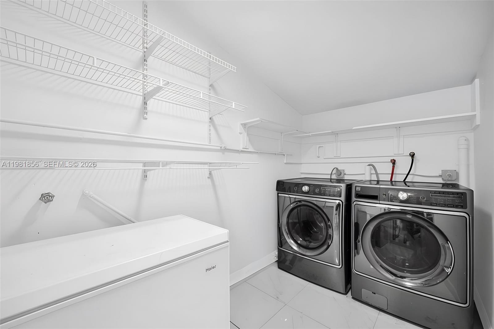756 W 53rd St, Hialeah FL 33012