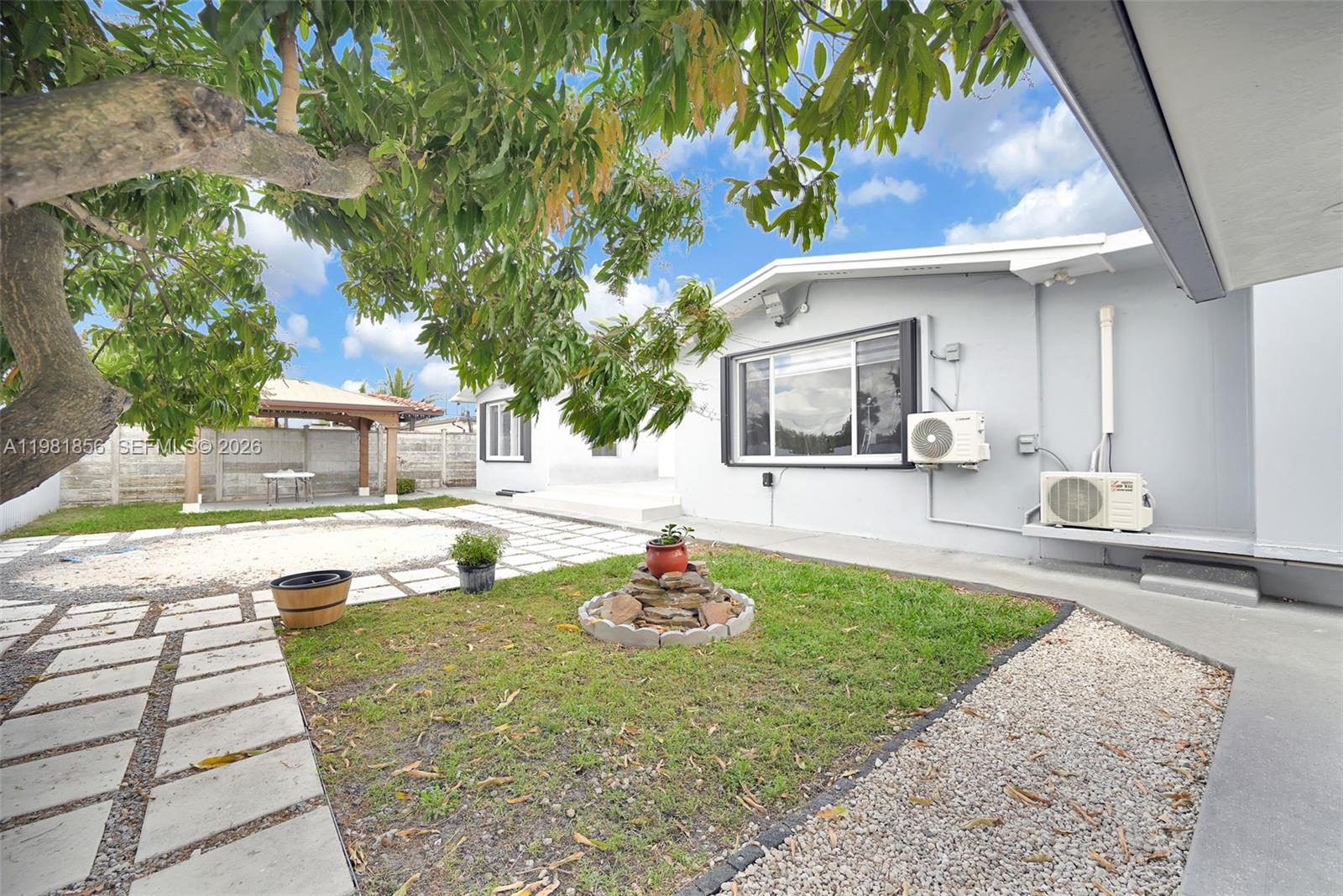 756 W 53rd St, Hialeah FL 33012