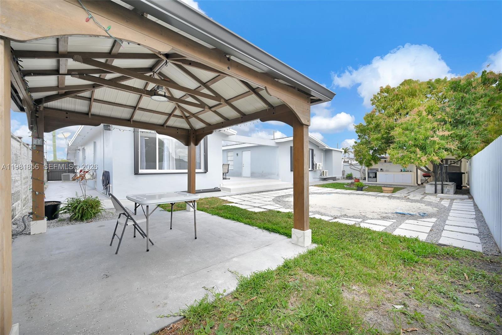 756 W 53rd St, Hialeah FL 33012