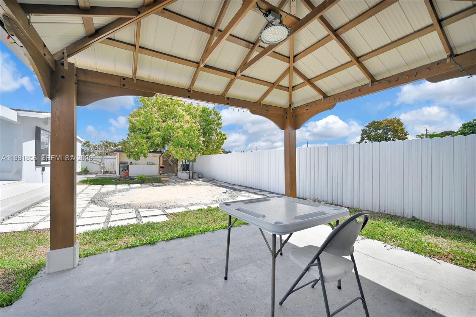756 W 53rd St, Hialeah FL 33012