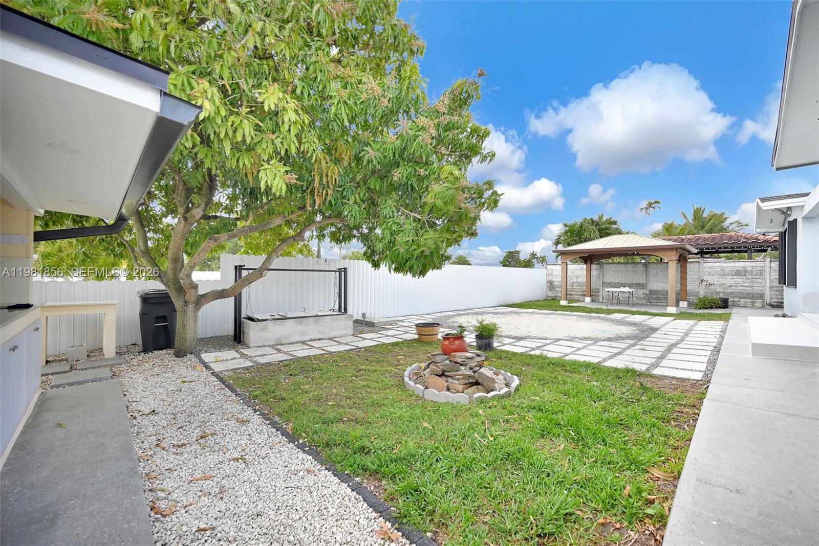 756 W 53rd St, Hialeah FL 33012