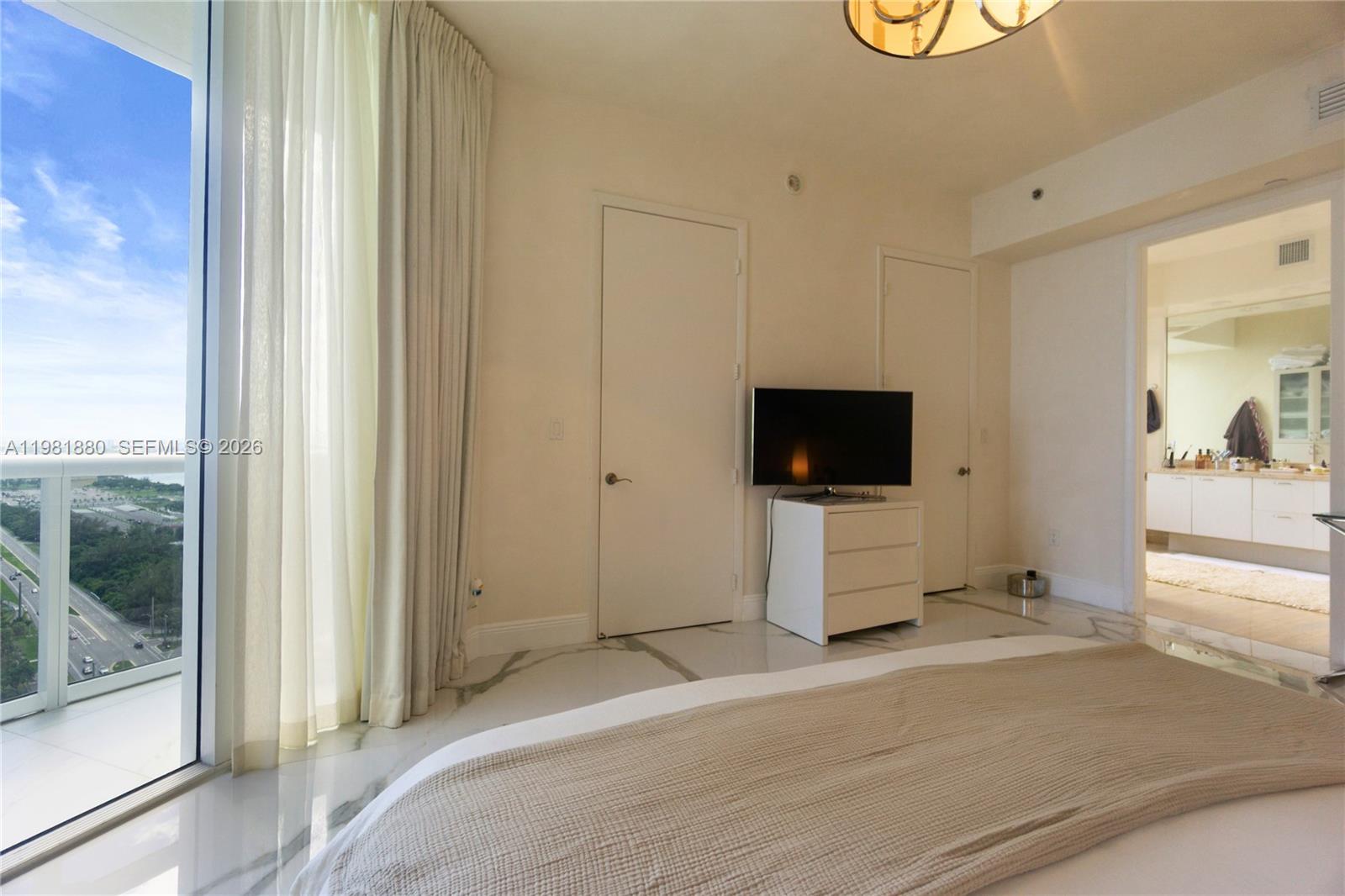 15811 Collins Ave #2606, Sunny Isles Beach FL 33160