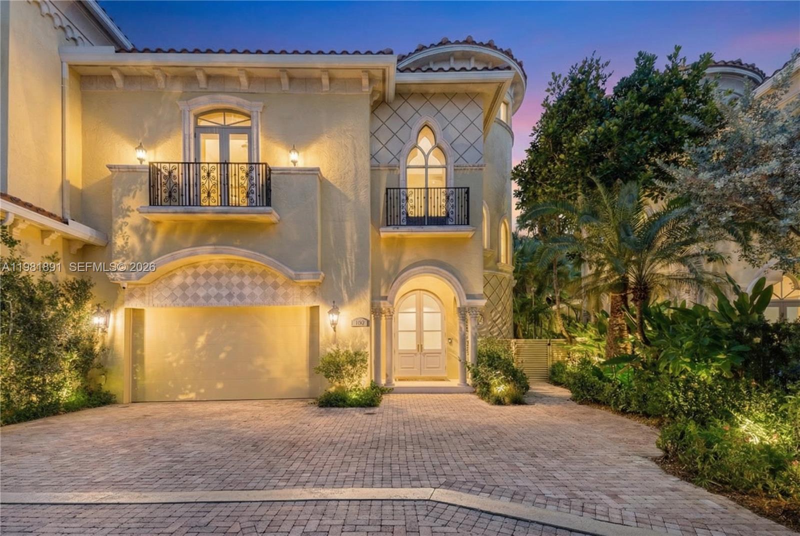 1522 Island Blvd, Aventura FL 33160