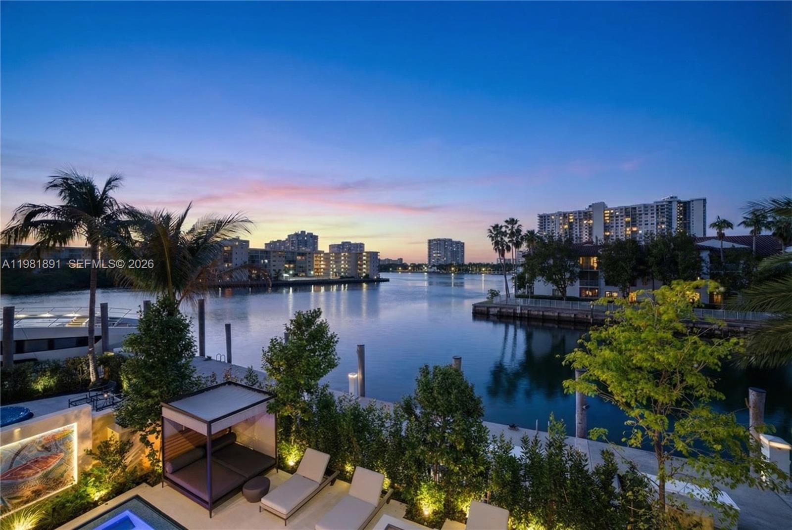 1522 Island Blvd, Aventura FL 33160