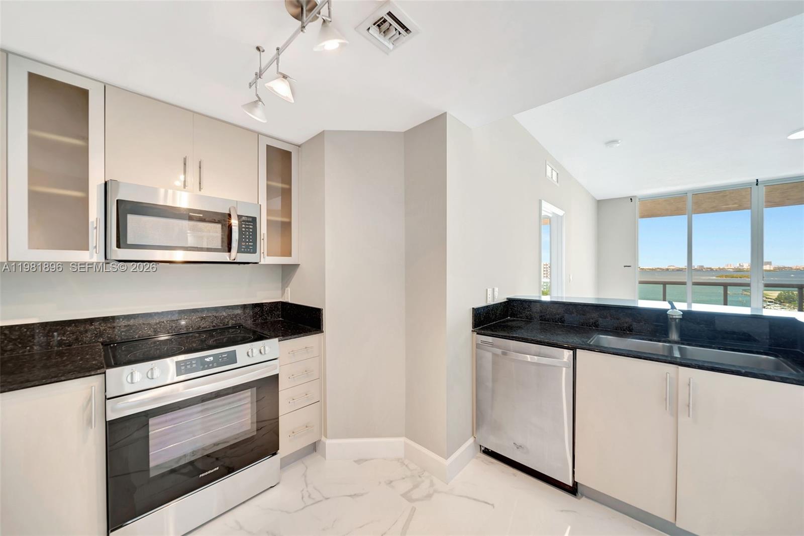 7900 Harbor Island Dr #1001, North Bay Village FL 33141