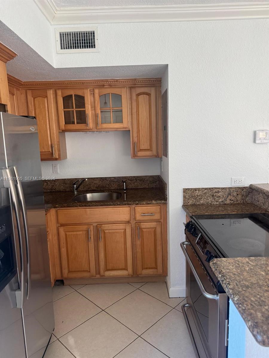 924 SE 2nd St #29, Fort Lauderdale FL 33301