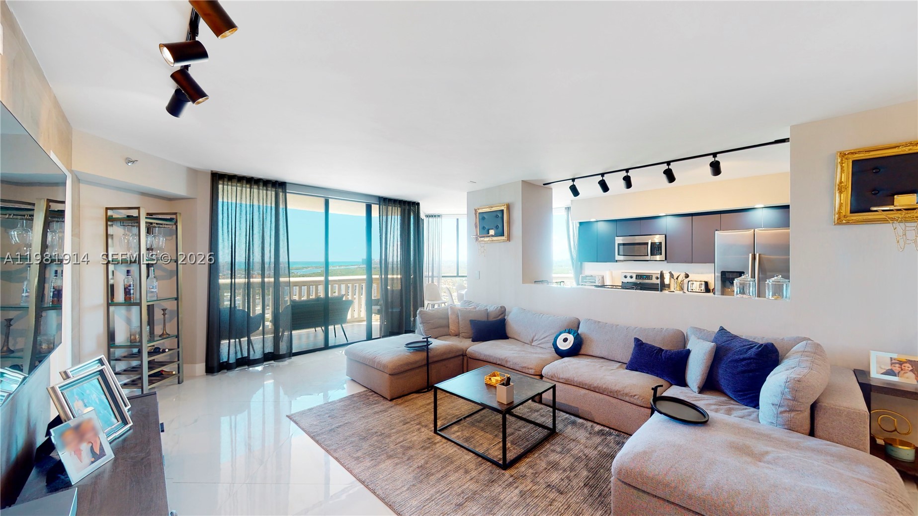 1000 W Island Blvd #2903, Aventura FL 33160