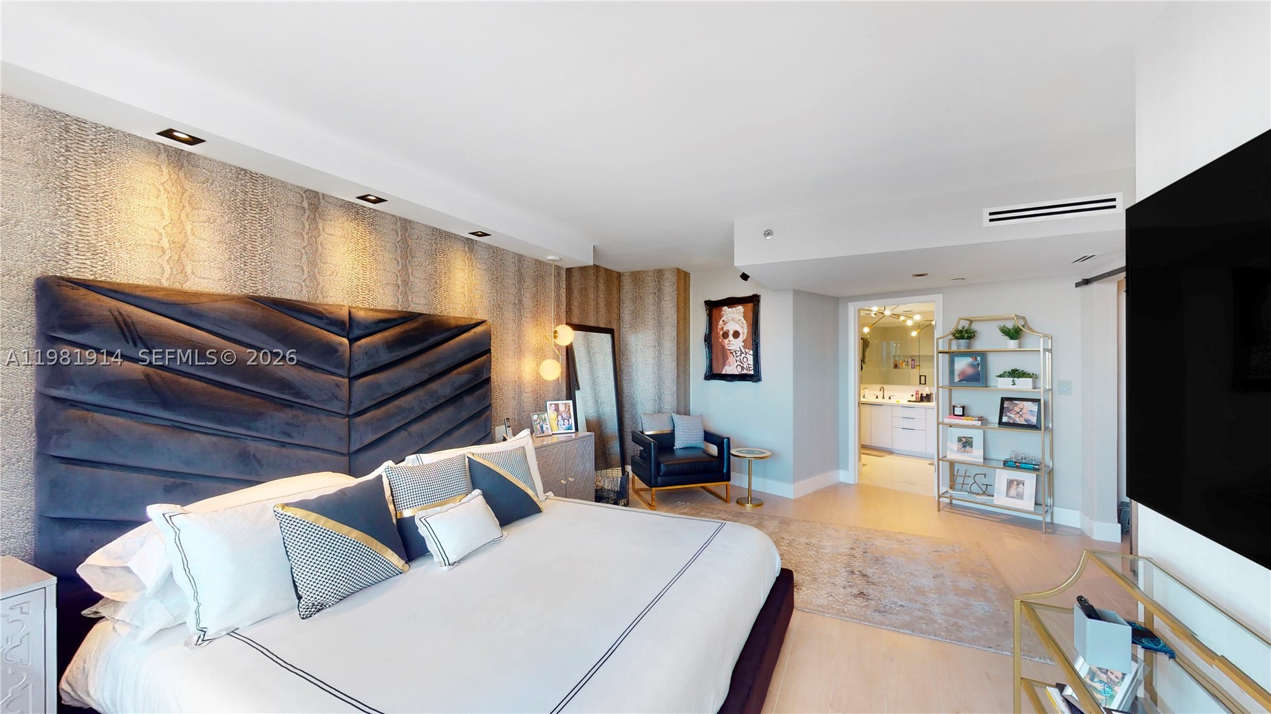 1000 W Island Blvd #2903, Aventura FL 33160