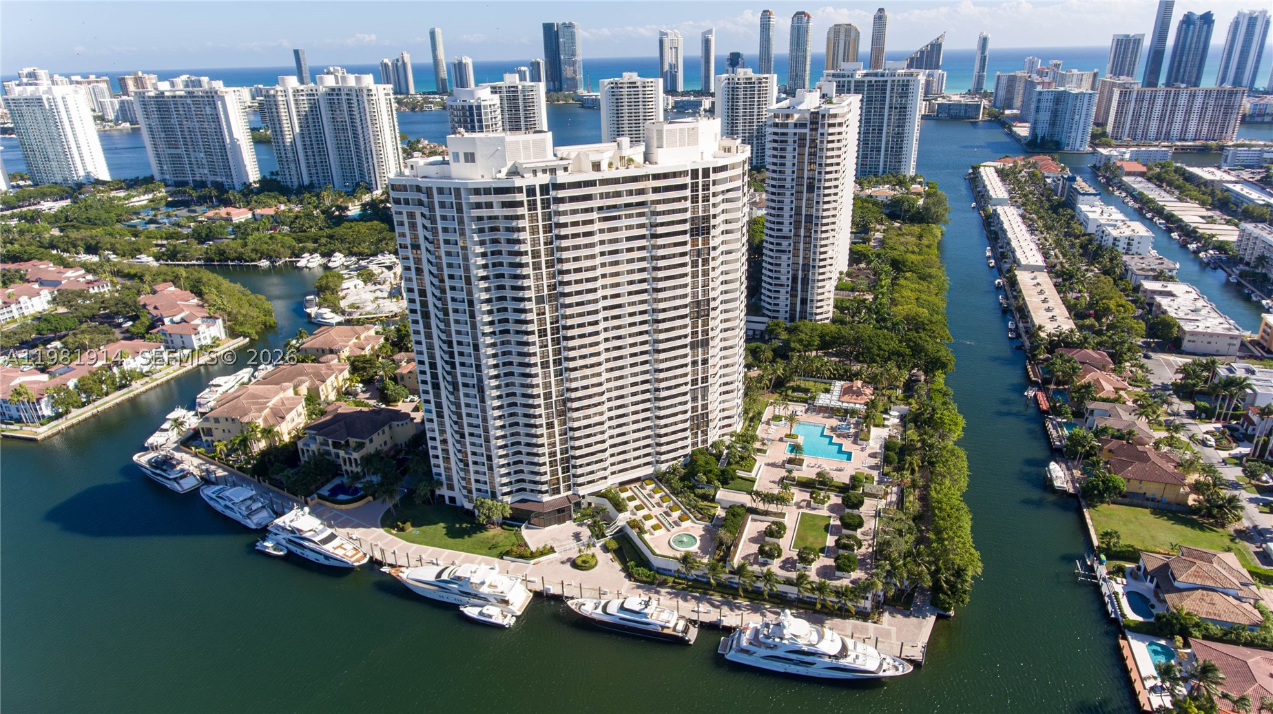1000 W Island Blvd #2903, Aventura FL 33160
